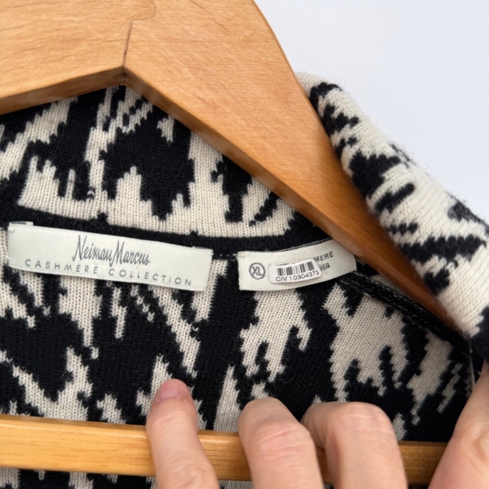 Neiman Marcus Cashmere Collection Button Front Cardigan Abstract Houndstooth XL - Picture 6 of 9